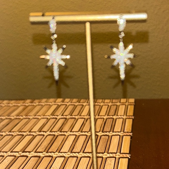 CHRISTMAS EARRINGS CRYSTAL ,AND .925 star gazers pic. Shown in reg. And flash - Picture 4 of 8